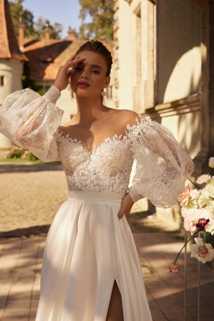 https://www.sposa-lia.com/images/stories/virtuemart/product/2) Sara.jpg